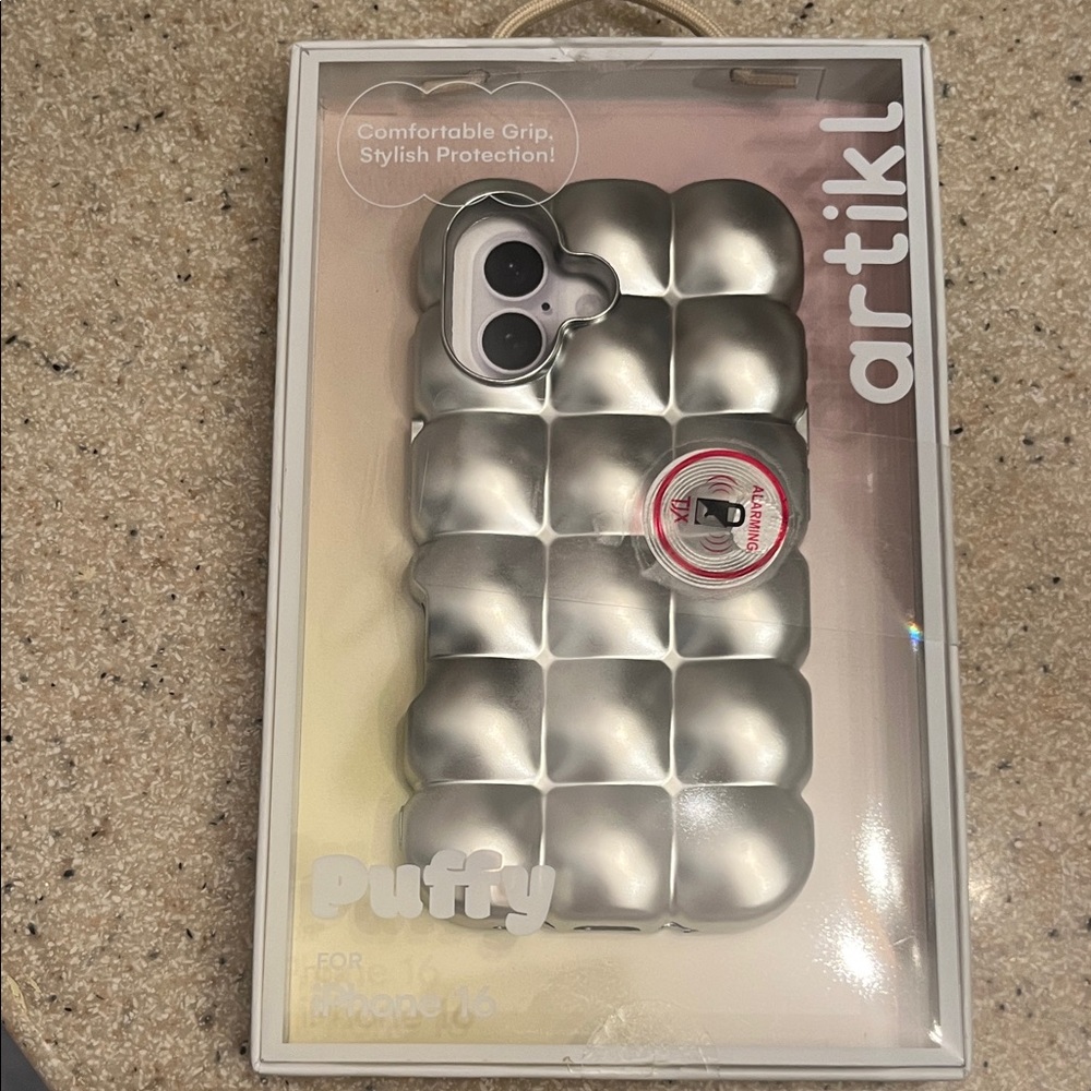 Silver Puffy Case for iPhone 16